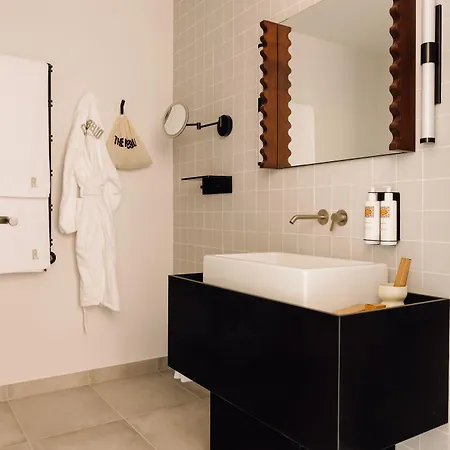 The Rebello & - Small Luxury Of The World וילה נובה דה גאיה